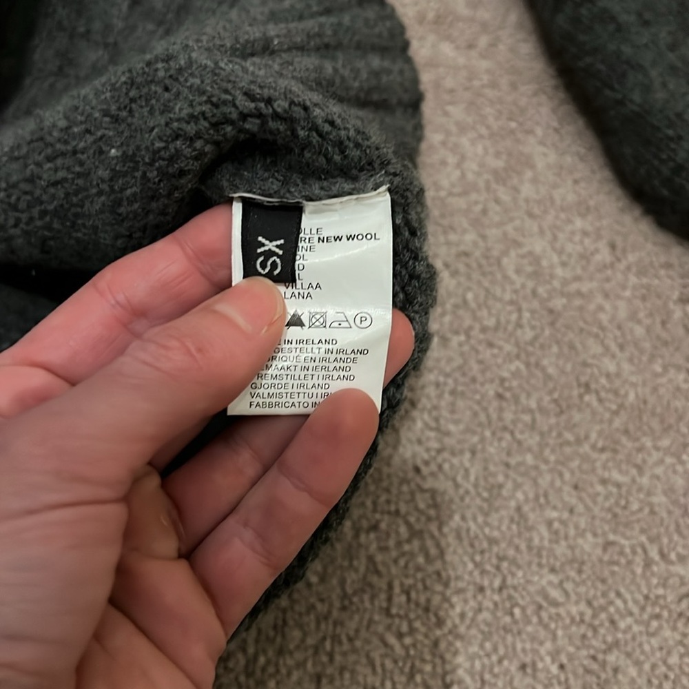 &Daughter Dark Grey Turtleneck, size x-small - Picture 4 of 7